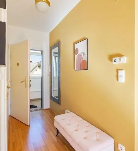 Dry Flower - 2 Bedrooms - Gym - Parking - Rooftop - New *