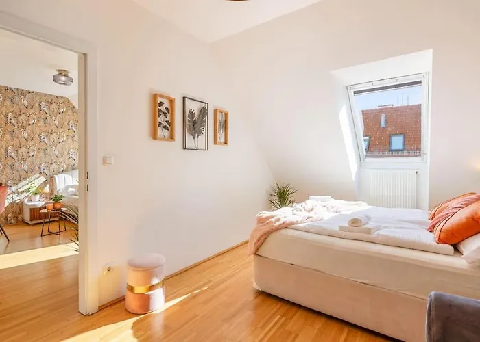 Dry Flower - 2 Bedrooms - Gym - Parking - Rooftop - New דירה וינה